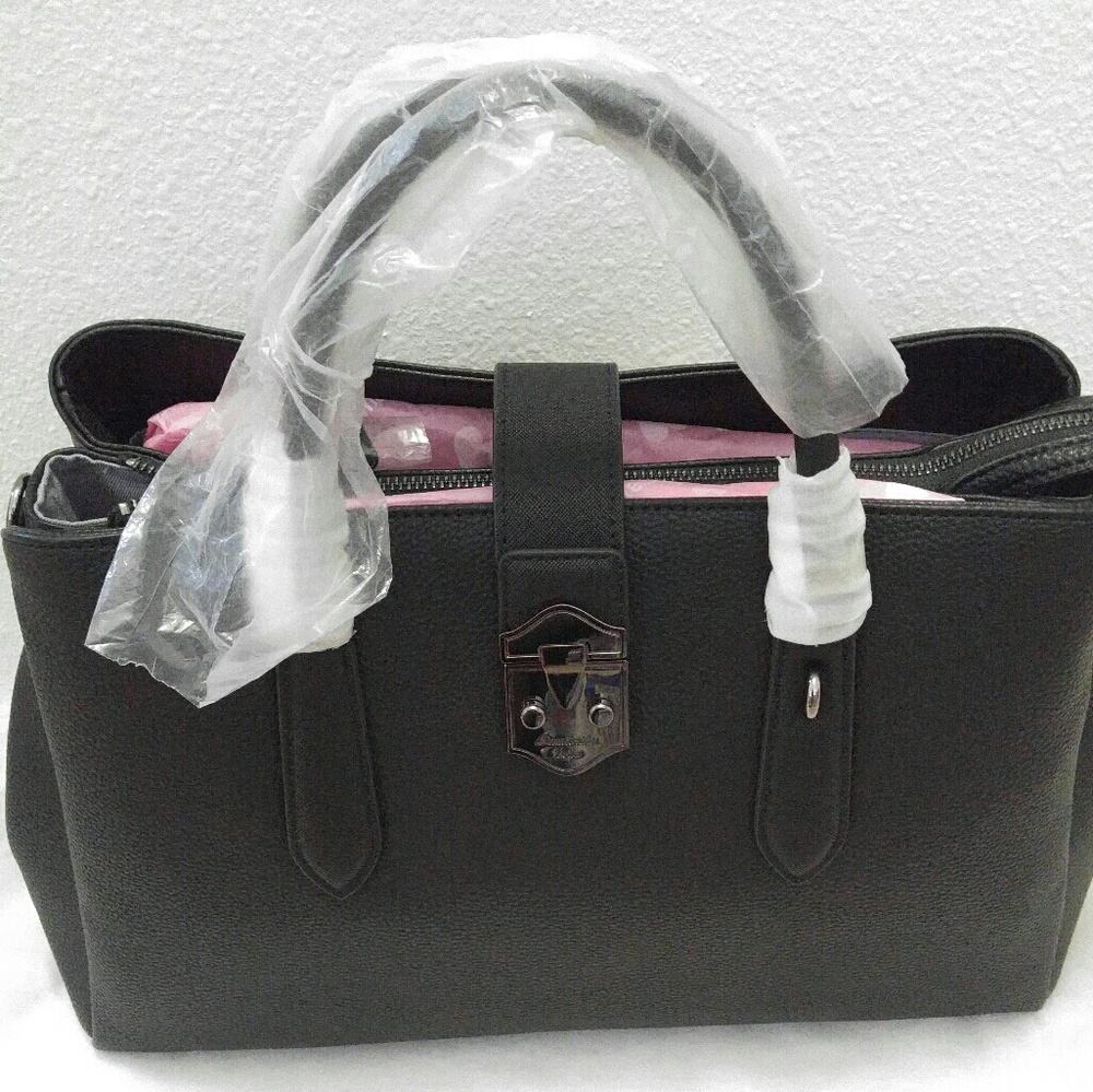 Samantha Vega handbag